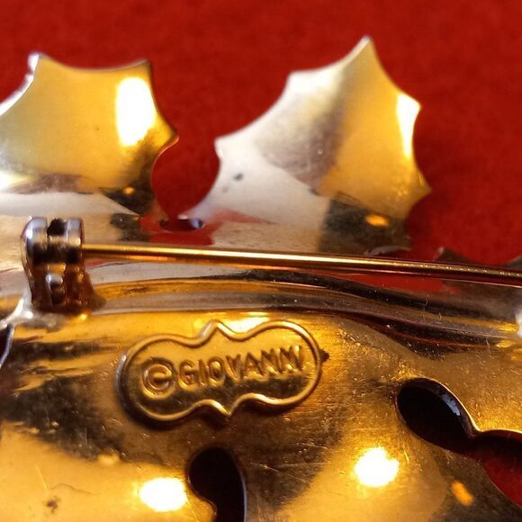 Giovanni Leaf Brooch  - Picture 3 of 4